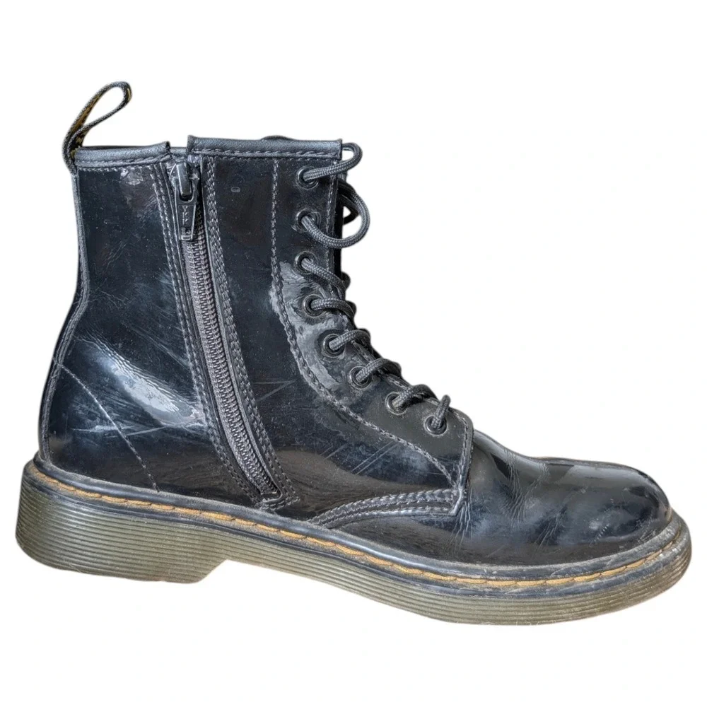 Dr. Martens classic combat